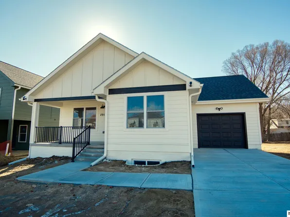 2911 Parker St, Omaha, NE 68111