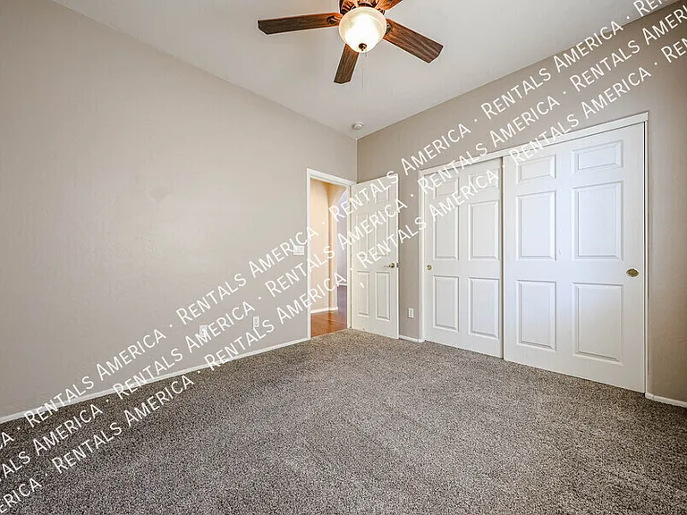 16869 S 30th Ave — Photo 16