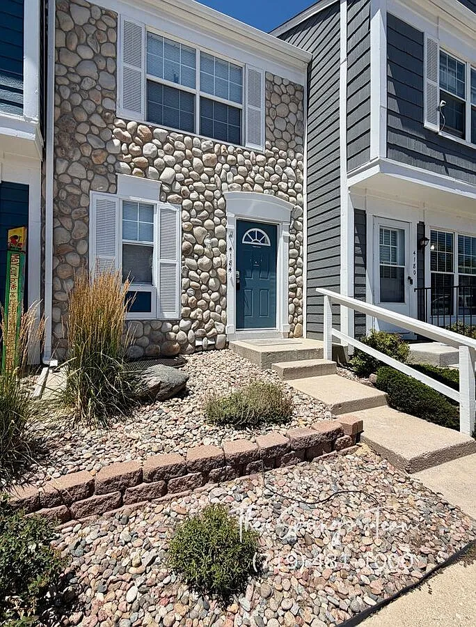 Beautifully Remodeled 3bd Townhome On Col Spgs' South Side — Photo 3