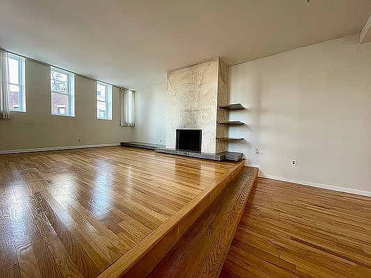 3rd image of 9 Barrow St APT 8E