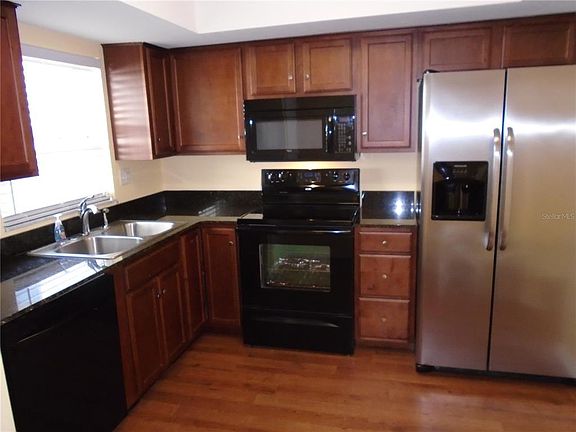 5th image of 626 Avery Ln