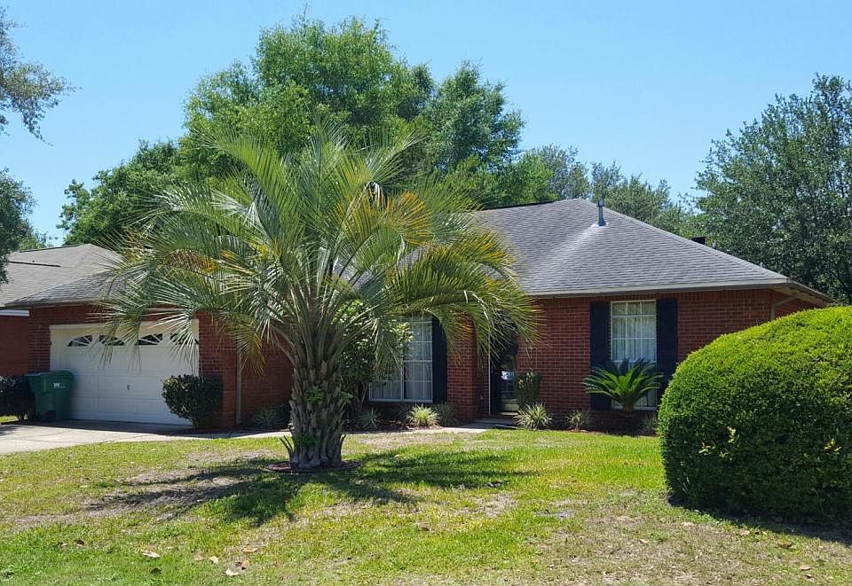 1st image of 1592 Parkwood Ct