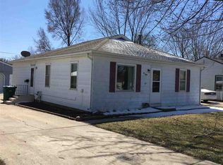 230 E Gilbert Dr, Elk Run Heights, IA 50707