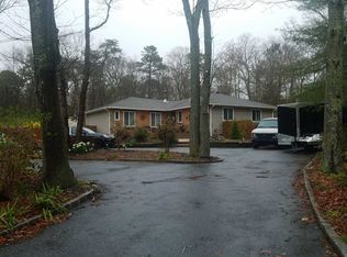 266 River Rd, Shirley, NY 11967