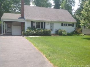 27 John Smith Dr, West Hartford, CT 06107