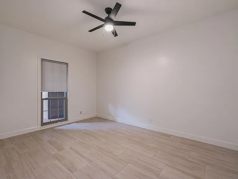 7711 Broadway St #3B — Photo 5
