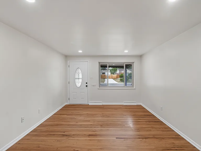 1206 W 6th Ave — Photo 4