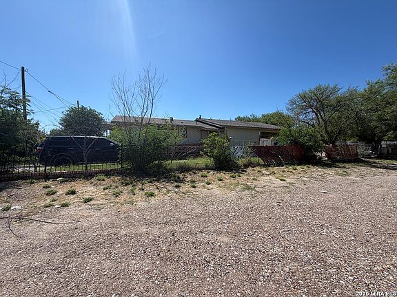3rd image of 1552 EL INDIO HWY