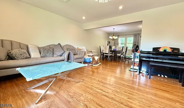 2 Stuart Ct — Photo 3