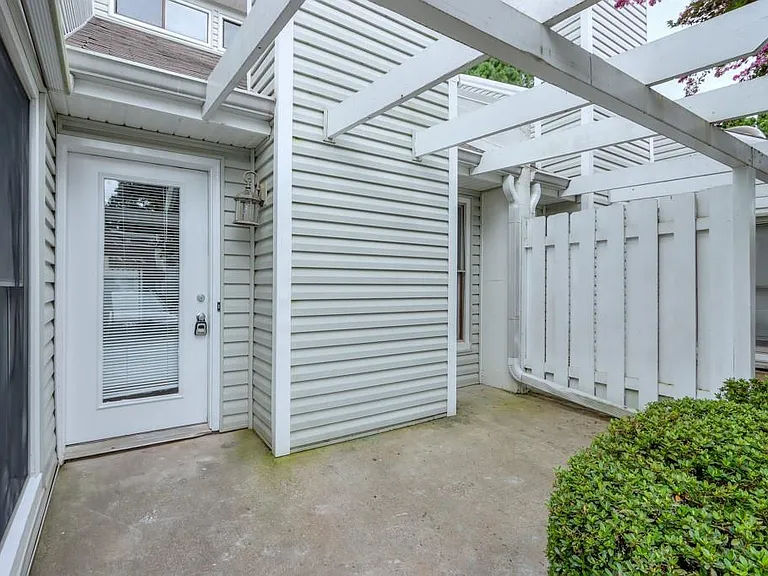 1627 Homestead Trl #1 — Photo 1