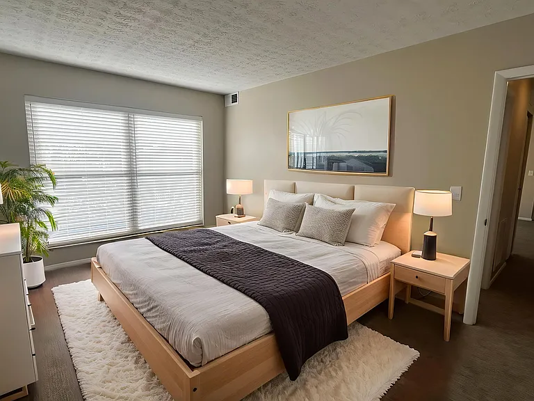 2905 Linwood Ave #16 — Photo 3