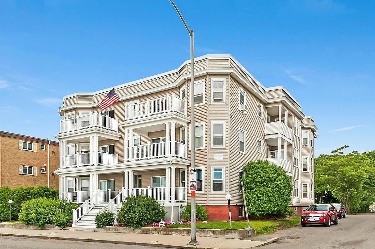 1 bed, 1.0 bath, $2,100 — Photo 2
