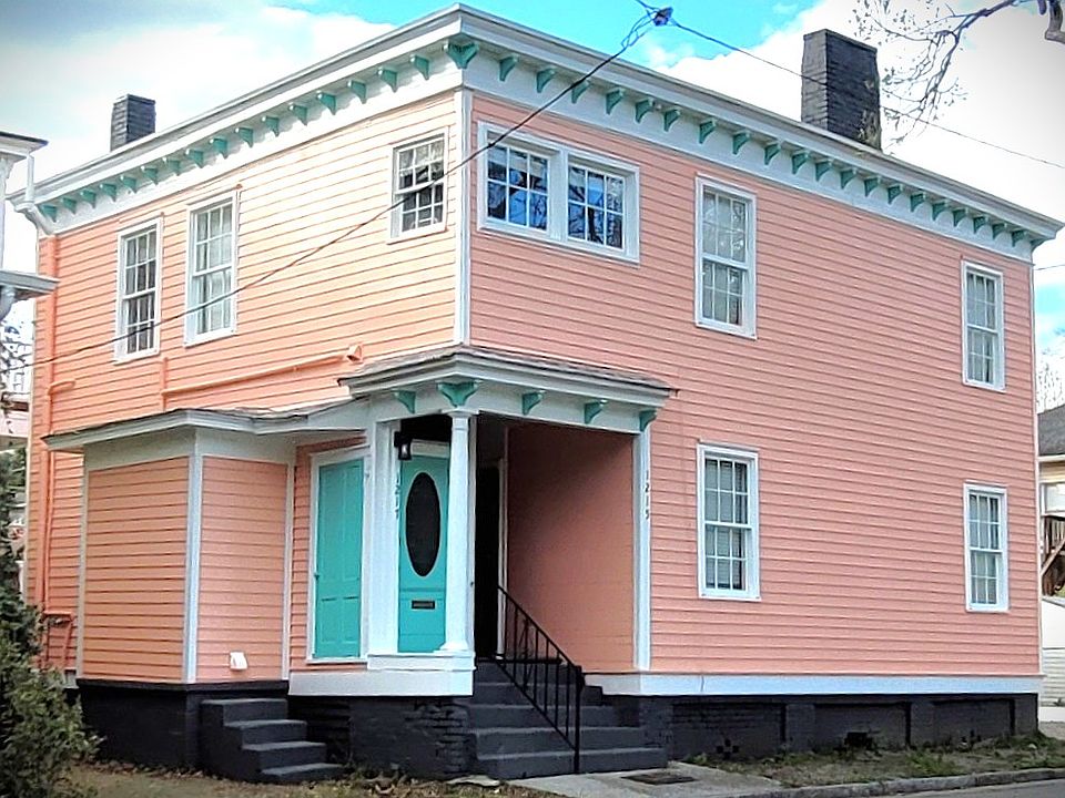 Java Place Duplex - lane to the right, parking spot/patio to the right