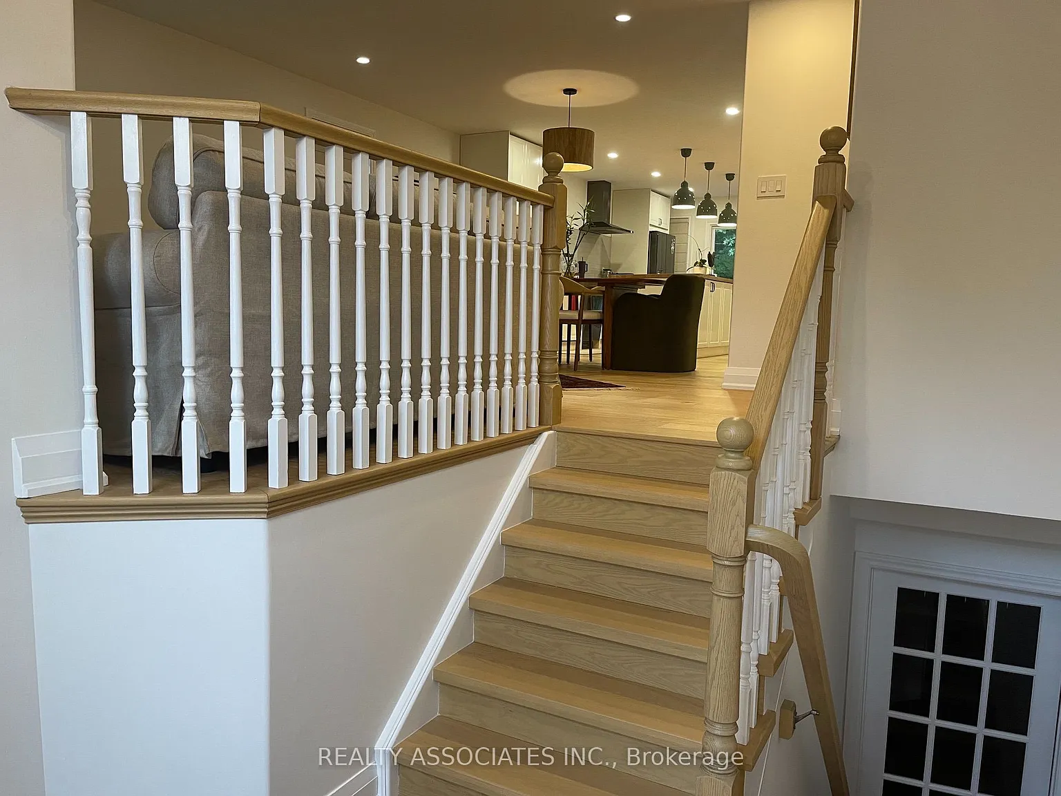 4 bed, $3,400 — Photo 2