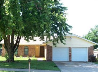 1100 SE 8th St, Moore, OK 73160