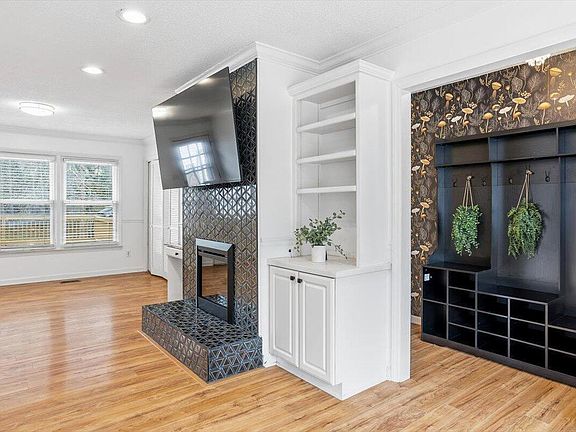 4th image of 711 Valetta Rd