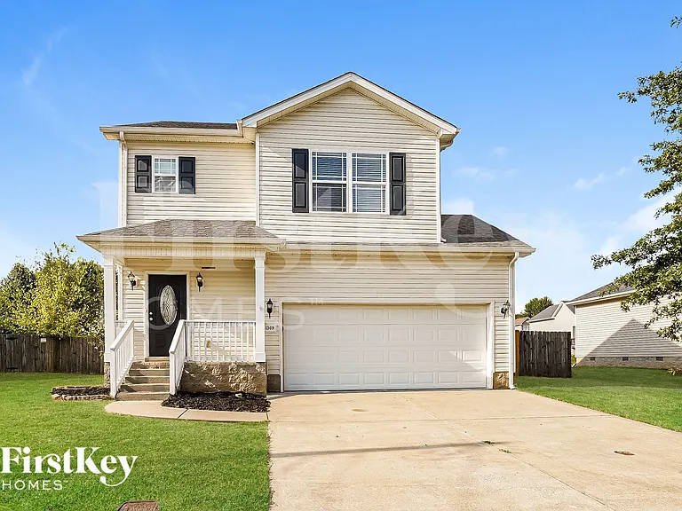 1309 Loren Cir — Photo 1