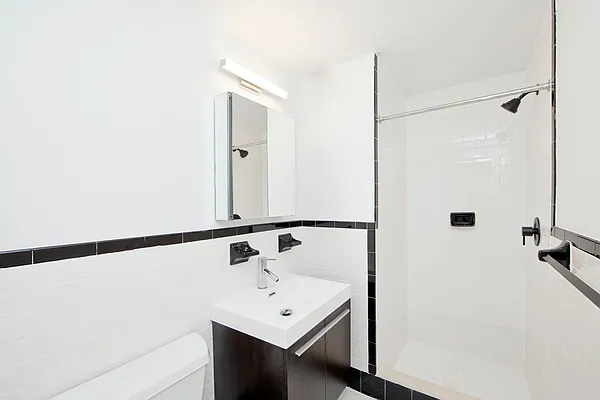 Rented by C & C Apartment Management, LLC | media 17