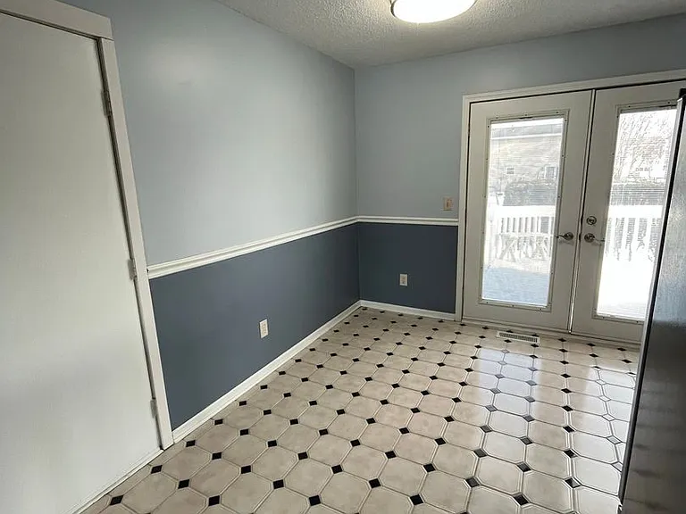 2934 Badger Dr — Photo 6