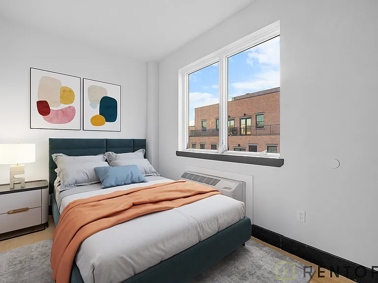 484 Seneca Ave #2C — Photo 3