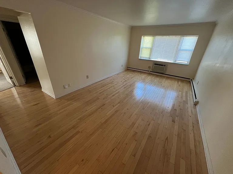 2030 N. Oakland Ave. — Photo 17