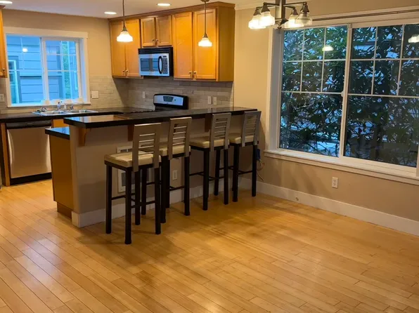 1136B 15th Ave, Seattle, WA 98122