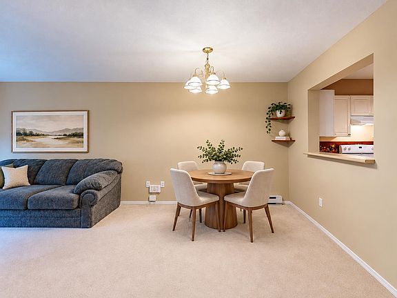4th image of 9979 140th St #316