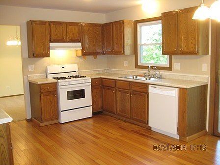 3rd image of 353 Tanglewood Dr
