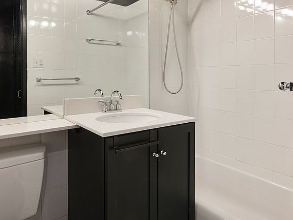 5th image of 220 E 57th St APT 14G