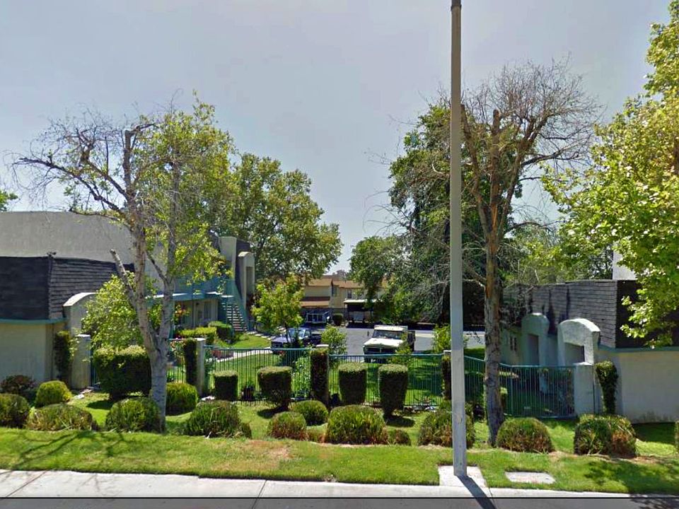 1st image of 1974 E Lynwood Dr APT 8B