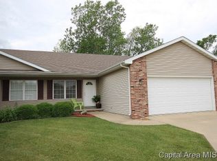 2900 Ocala Ln, Springfield, IL 62707