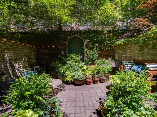 337 East 50th Street image 1 of 10