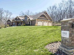 12920 Oak Ridge Ln, Holton, KS 66436