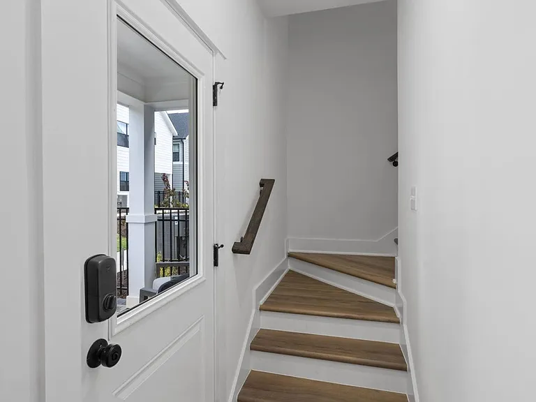 208 S Swain St — Photo 11