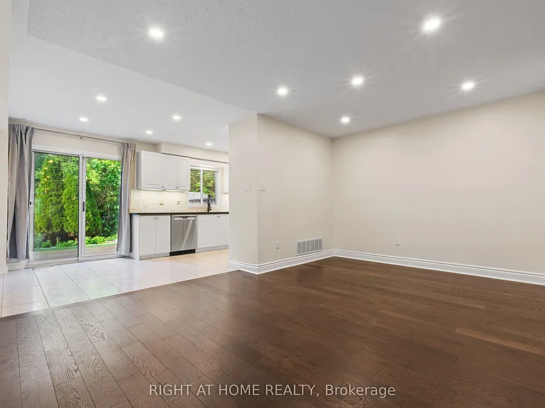 1811 Creek Way — Photo 6
