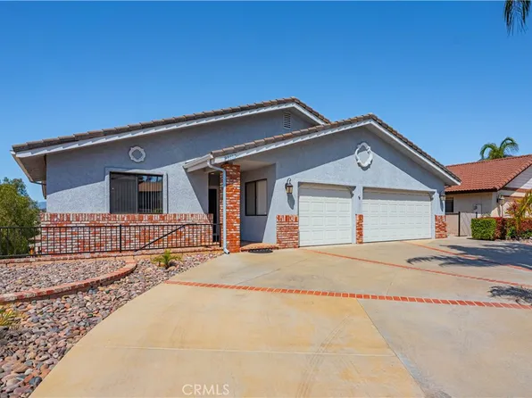 23190 Compass Dr, Canyon Lake, CA 92587