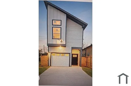 3320A Francis St Photo 1