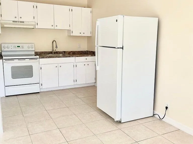 1029 S D St #2 — Photo 6