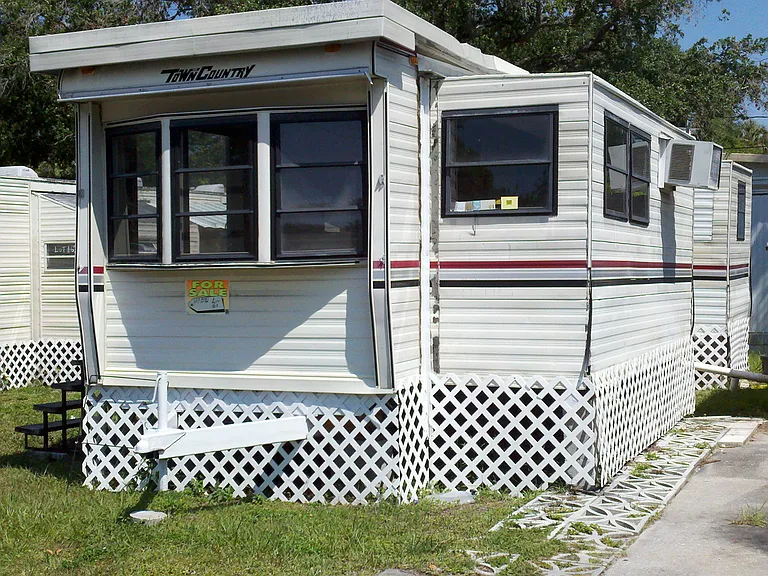 1259 N Tamiami Trl #30 — Photo 3