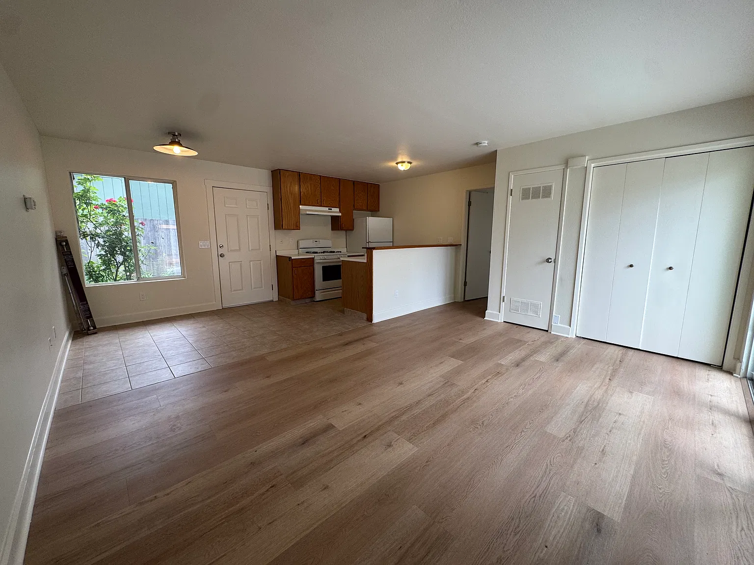 1 bed, 700 sqft, $1,650 — Photo 2
