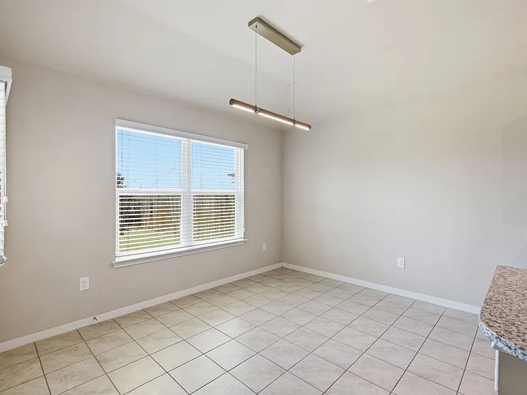 5813 Roderick Dr — Photo 21