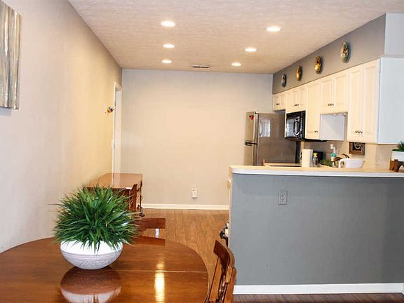 5th image of 8358 Prairie Lake Blvd #4
