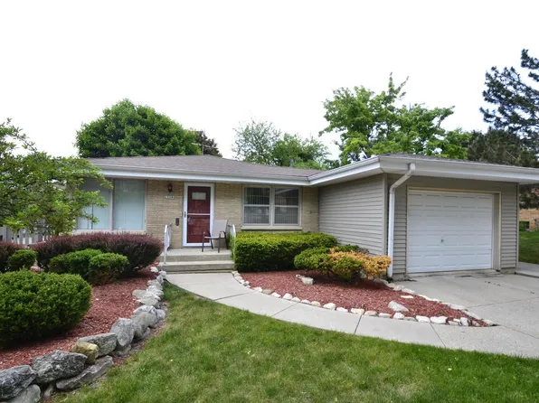 10046 W Fiebrantz AVENUE, Milwaukee, WI 53222
