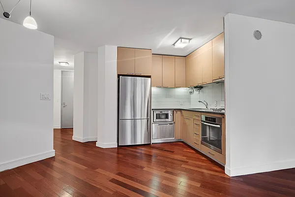 Rented by BARNES New York | media 7