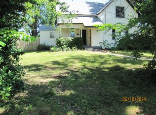 803 W Pine St, Bolivar, MO 65613