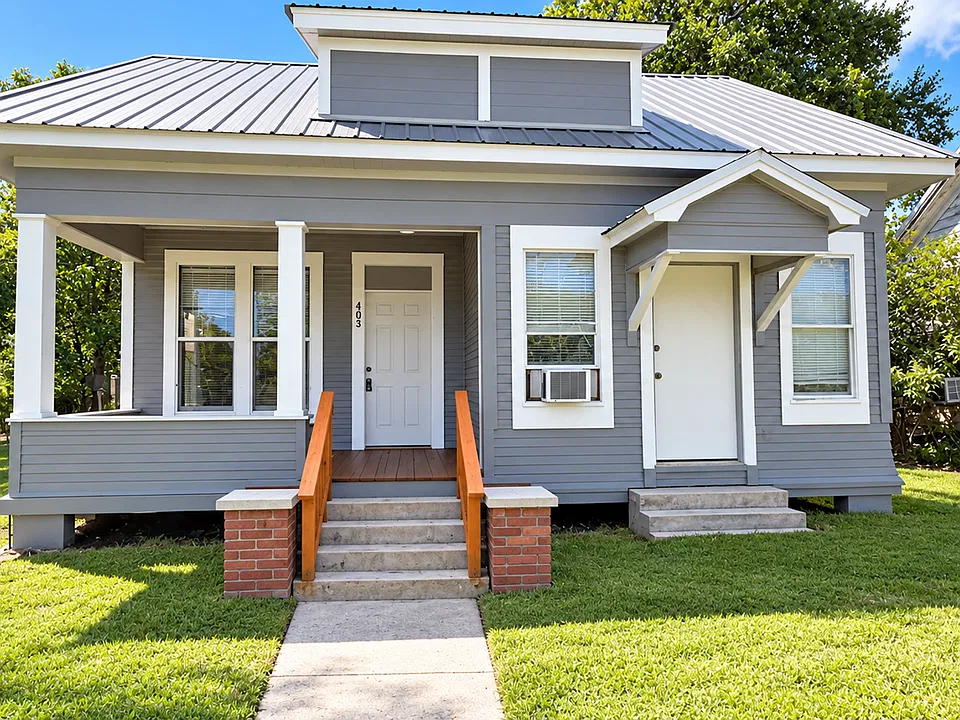 1405 Main Ave