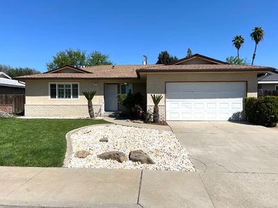 673 W Pico Ave, Clovis, CA, 93612