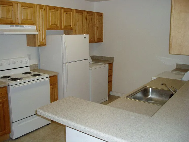 697 Trejo St — Photo 11