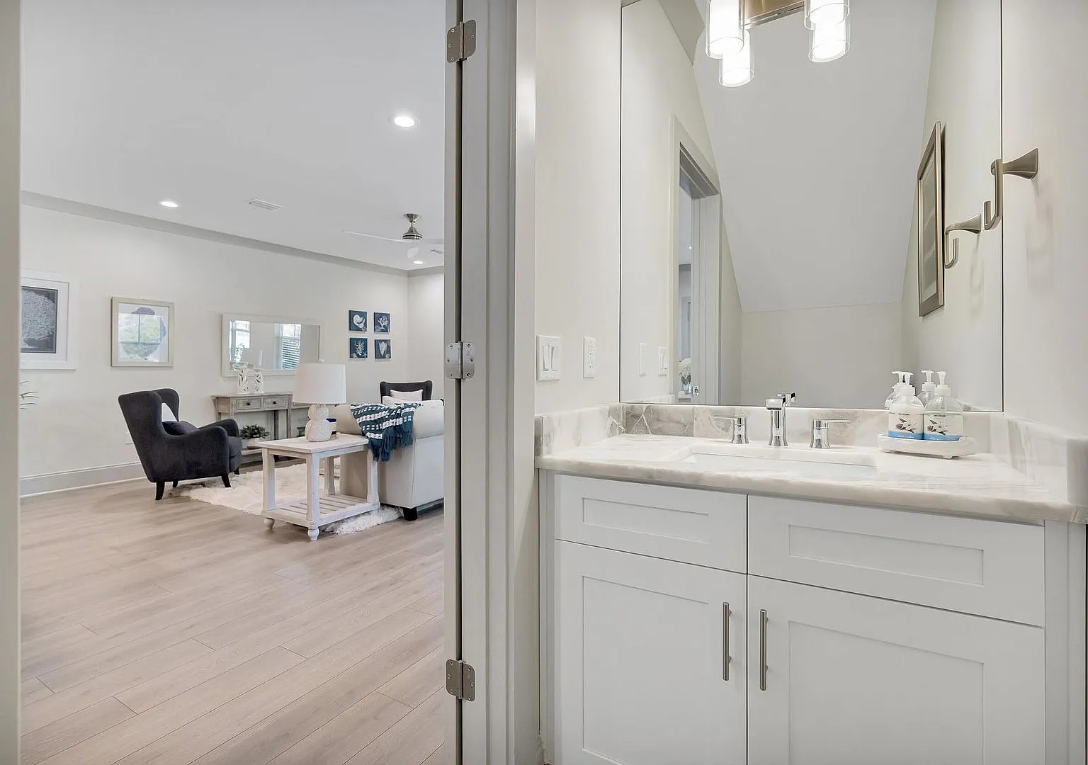 56 Golden Bell Ct Unit D — Photo 3