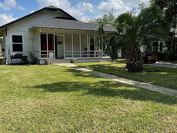 2nd image of 724 W Nettie Ave